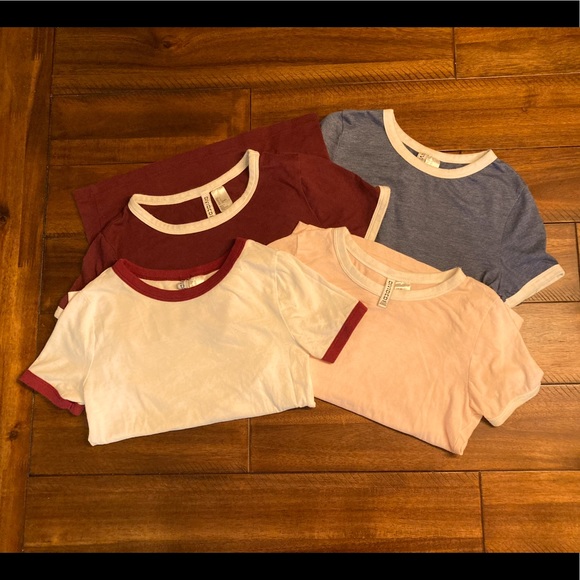 H&M Tops - 🦋4-pack H&M Divided brand Ts
